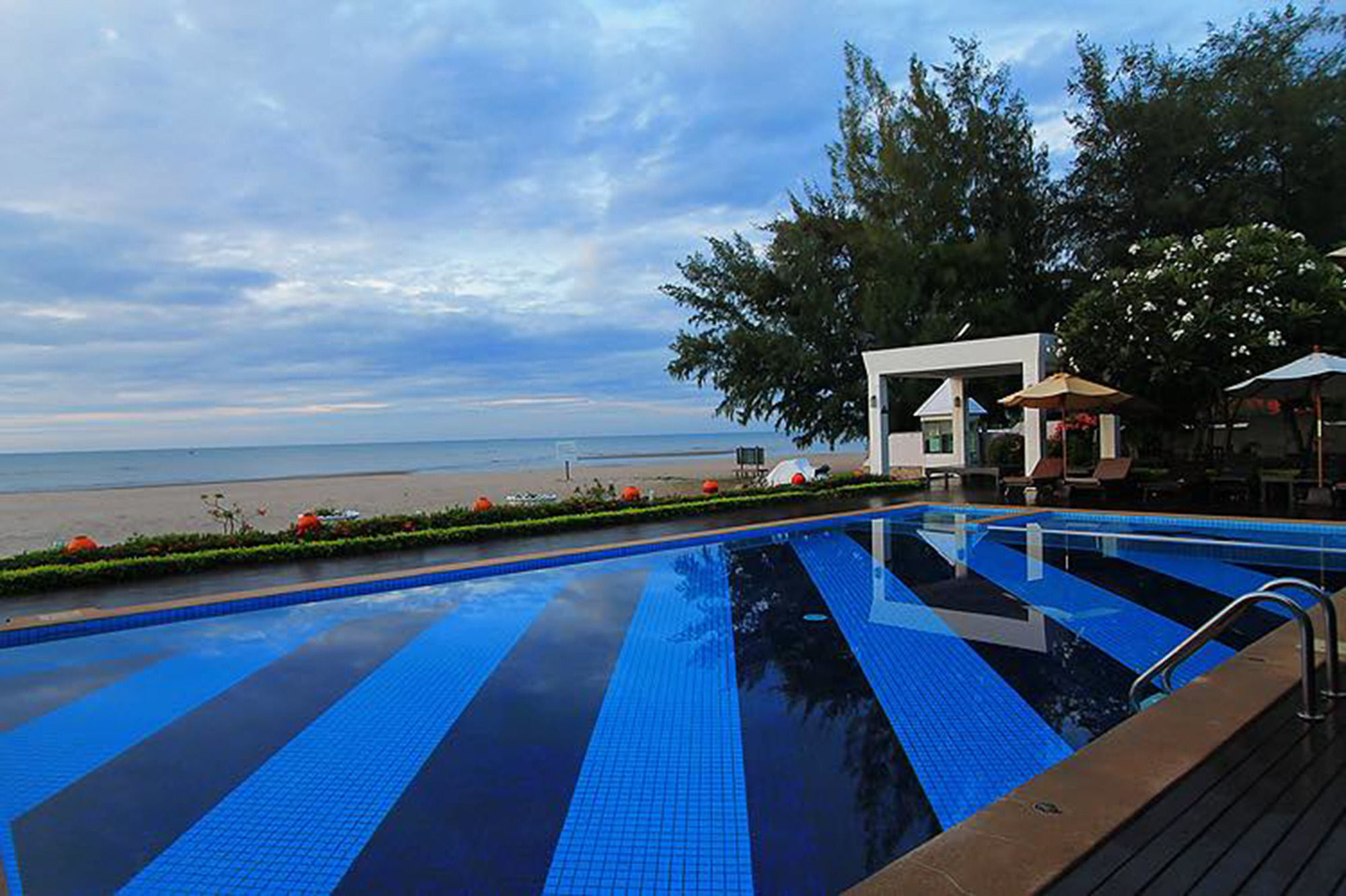 Chez Nous Boutique Resort Haad Chao Samran Eksteriør billede